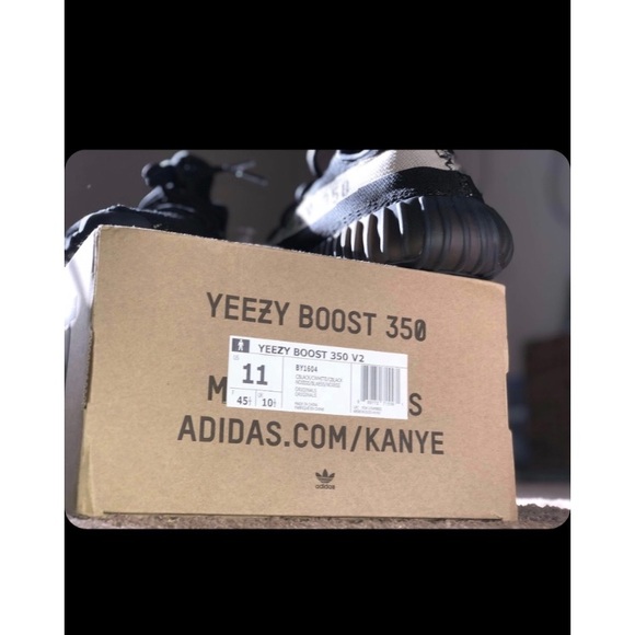 Adidas Yeezy Boost 350 V2 - OREO - Picture 4 of 6